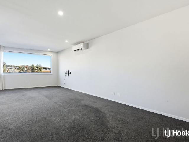 Spacious & Stylish 2 Bedroom Apartment