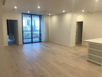 Spacious & Stylish 2 Bedroom Apartment in West Village