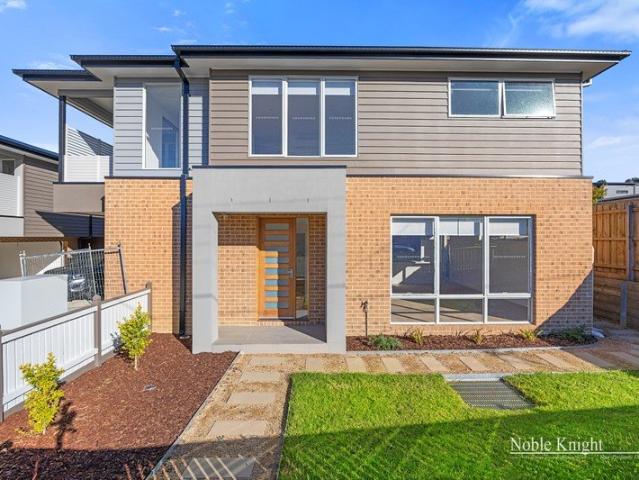 Spacious & Stylish 3 Bed, 2 Bath, 2 Living Areas