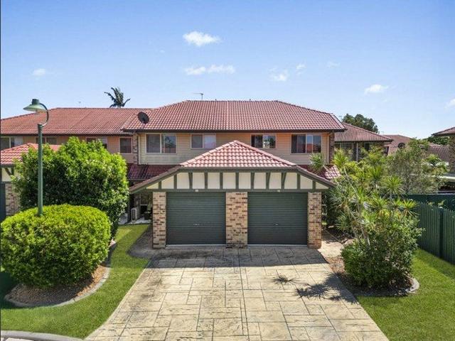 Spacious & Stylish 3 Bedroom Unit with Resort Style Facilities