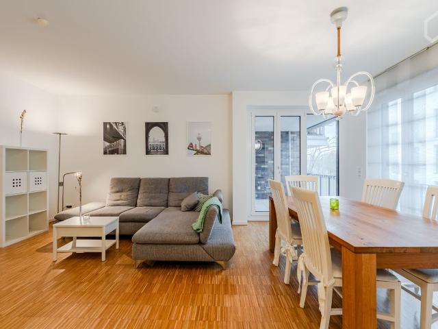 Spacious & Stylish 3 Room Apartment in Weißensee. Perfect for Families! , Berlin Amsterdam Apartments for Rent