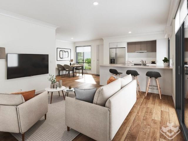Spacious & Stylish 4‑Bed Townhouse – Everything at Your Doorstep