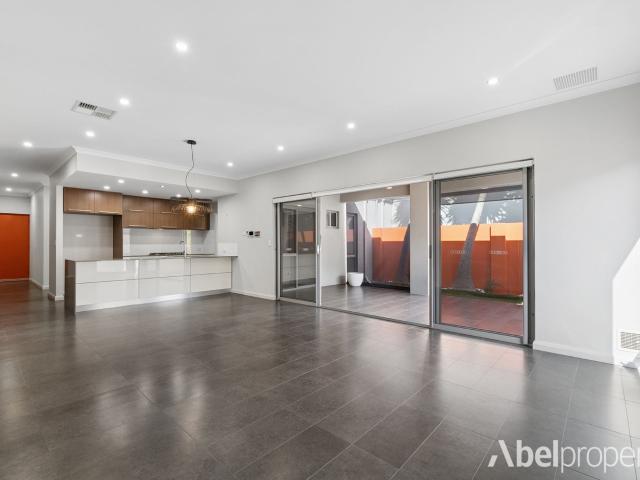 Spacious & Stylish 4 Bedroom Home in a Quiet Cul de Sac