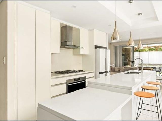 Spacious & Stylish 4 Bedroom Home in Prime Mortdale Location