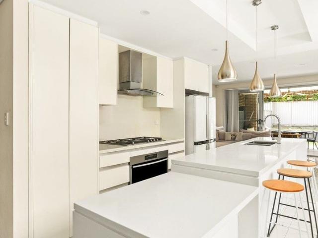 Spacious & Stylish 4 Bedroom Home in Prime Mortdale Location