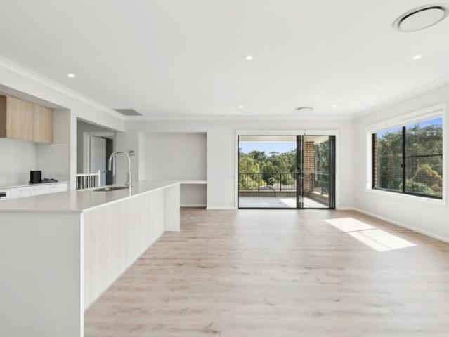 Spacious & Stylish 4 Bedroom New Build With Modern Comforts