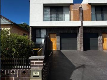Spacious & Stylish 5 Bedroom Home in Prime Location