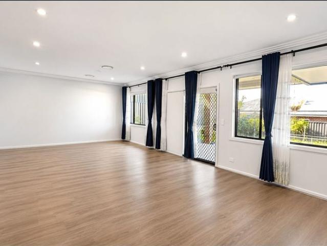 Spacious & Stylish 5 Bedroom Family Home with Solar!