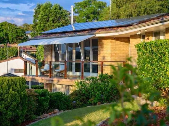 Spacious & Stylish 5 Bedroom Family Home for Rent