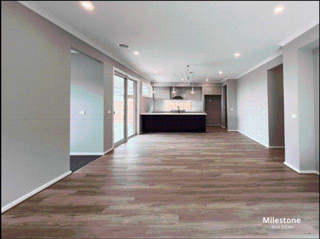 Spacious & Stylish 5 Bedroom Family Home in Thriving Fraser Rise