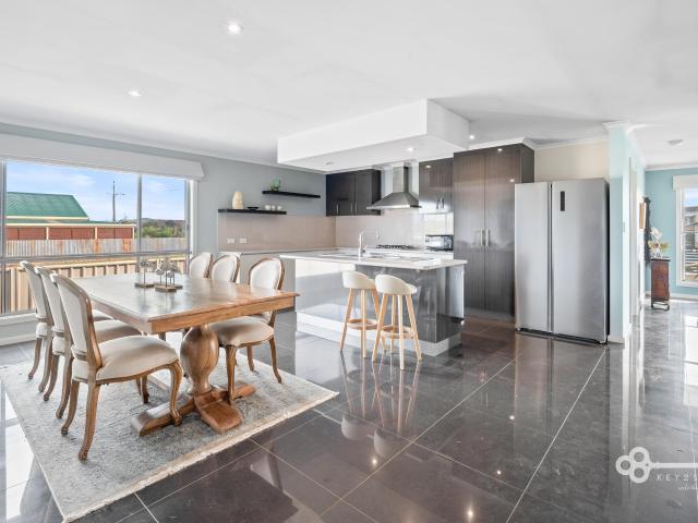 Spacious summer getaway buy now ready for summer!