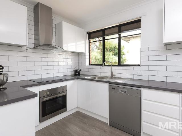 Spacious sun drenched apartment in Kew