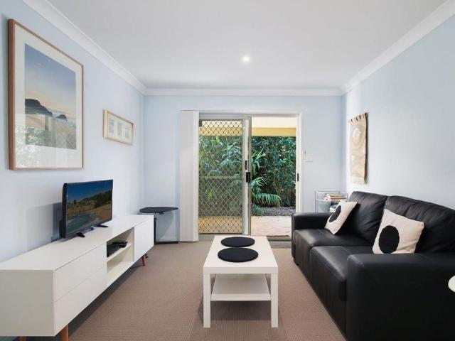 Spacious, Sun Drenched Townhouse