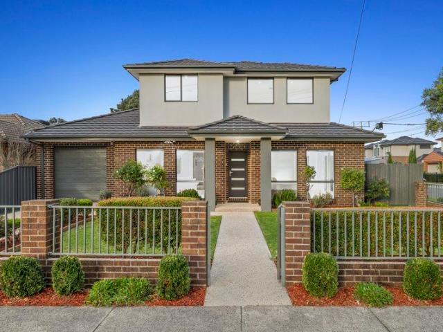 Spacious Sun Soaked Independence with a Ground Floor Master