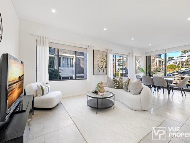 Spacious Sunlit Dual Aspect Corner Apartment with Unbeatable Convenience