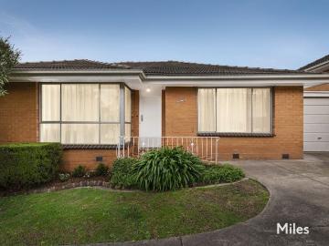 Spacious, Sunlit & Single Level In A Central Locale