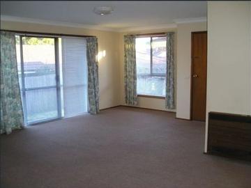 SPACIOUS & SUNNY 2 BEDROOM UNIT