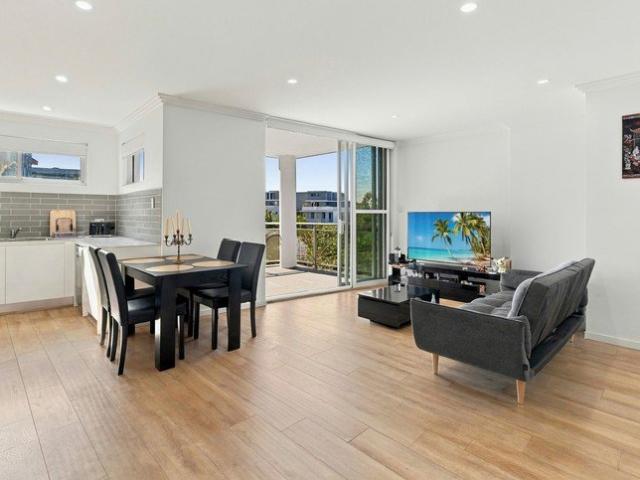 Spacious, Sunny & North Facing in the Heart of Asquith
