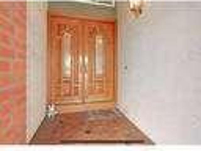 Spacious, Sunny, Single level newly renovated 3B/
