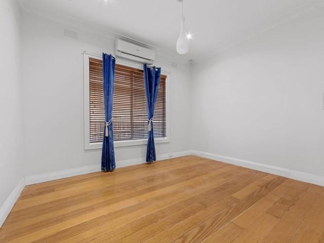 Spacious Sunshine Rental in a Convenient Lifestyle Location