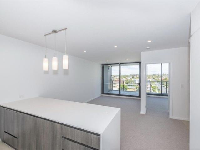 Spacious, super convenient lifestyle @ Coorparoo Square