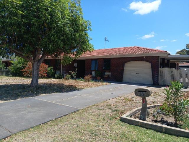 SPACIOUS/COMFORTABLE BRICK AND TILE HOME