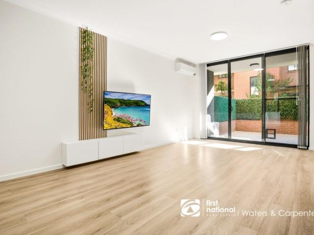 SPACIOUSLY RENOVATED VILLA STYLE UNIT WITH TWO PRIVATE COURTYARDS