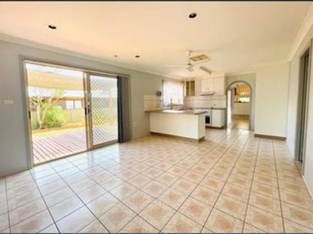 SPACIOIUS FAMILY HOME IN EAST DUBBO