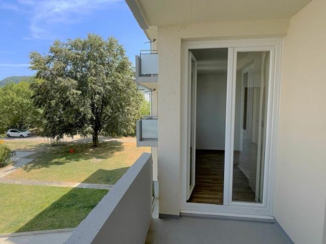 Spacieuse appartement de 3.5 pièces au calme avec balcon, place de parking et bonne accessibilité Kopie