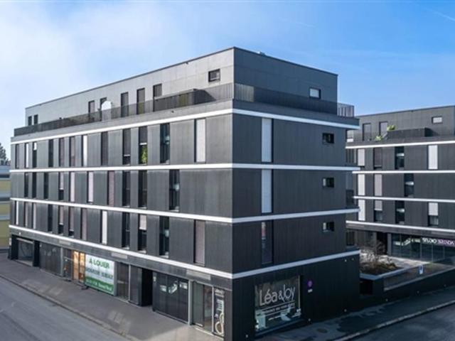 Spacieuse arcade contemporaine de 132 m², adaptée à de multiples activités