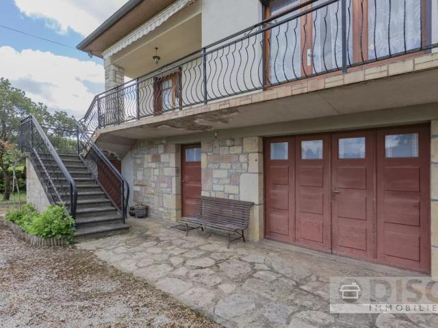 Spacieuse et lumineuse maison de village avec jardin. 230m² Milhars