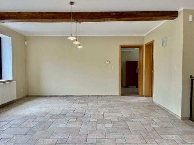 Spacieuse lumineuse maison entièremt rénovée 3ch jardin pkgs