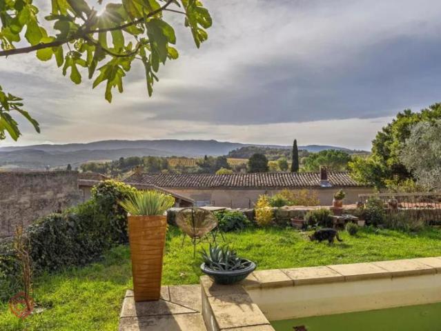Spacieuse maison avec gîte, jardin & piscine