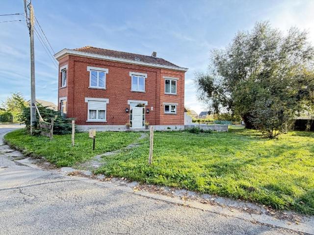 Spacieuse maison avec jardin et garage