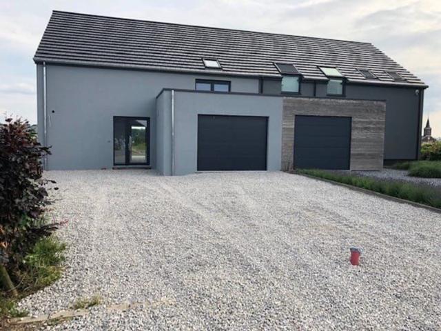 SPACIEUSE MAISON CONTEMPORAINE basse énergie
