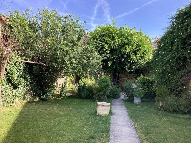 Spacieuse maison du 18ème rénovée 200m² Saint Maurice sur Eygues