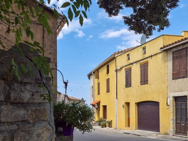 Spacieuse maison de village avec terrasse, piscine et vue pa. 176m² Cailhau