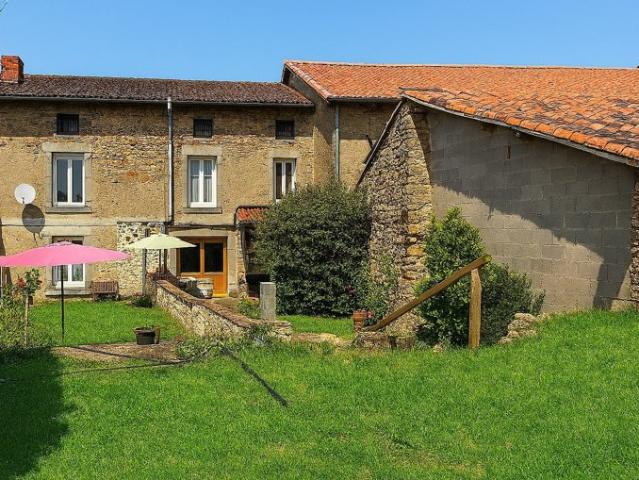 Spacieuse maison de 5 chambres avec jardin attenant