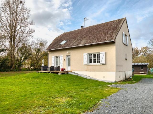 Spacieuse maison de 7 pièces avec grand terrain au Pin