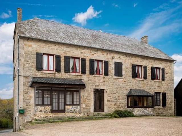 Spacieuse maison en pierre