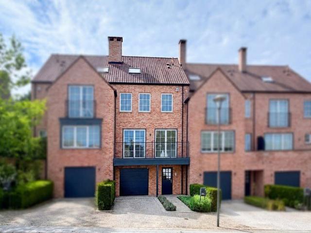 Spacieuse maison familiale 5 chambres – 215 m² – Garage doub