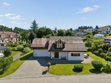 Spacieuse maison familiale avec grand jardin et volumes généreux