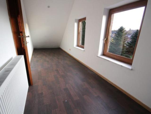 Spacieuse maison 3 4 chambres avec jardin et parkings