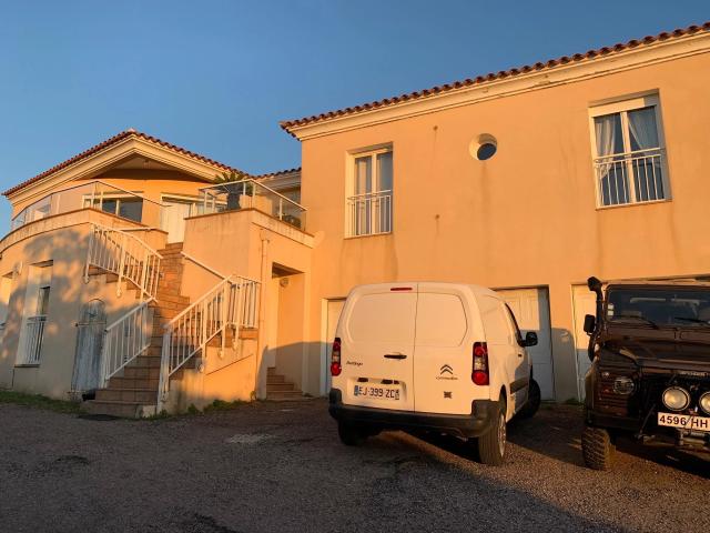 Spacieuse propriété de 350 m² avec vue mer à Calvi