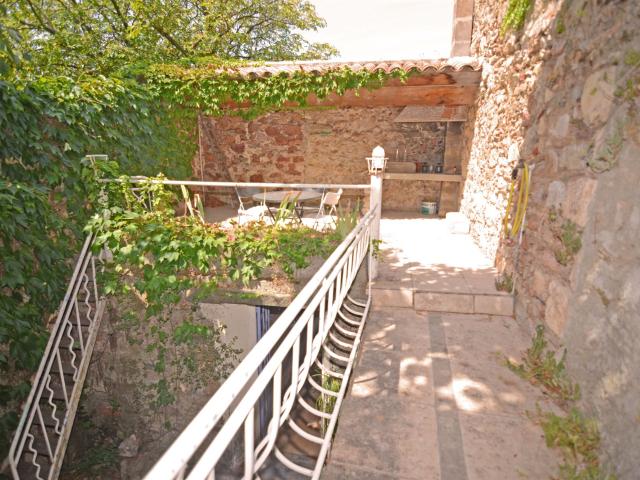 Spacieuse propriété en pierre avec terrasse et cour à Caunes. 190m² Caunes Minervois