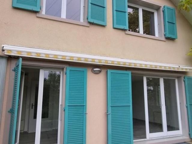 Spacieuse villa de 6.5 pièces avec un grand jardin privatif