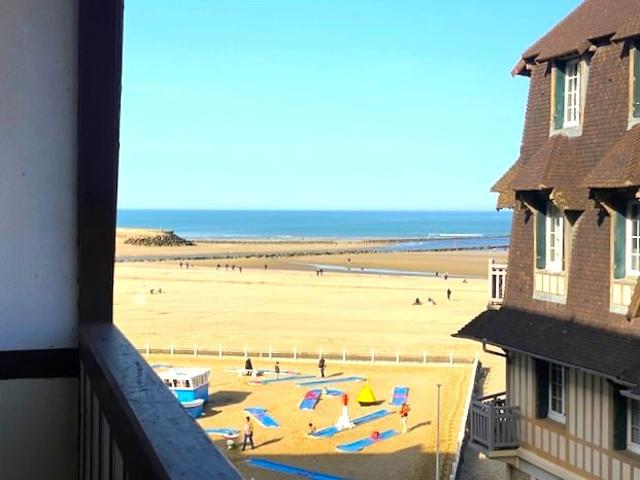 SPACIEUX 4/5 PIÈCES DE 100,10 M2 AVEC BALCON VUE MER