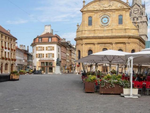 Spacieux 4.0 pièces avec cachet au centre ville