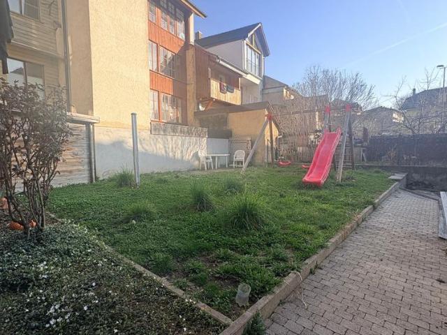 Spacieux 4,5 pièces entièrement rénové avec grand balcon et jardin commun