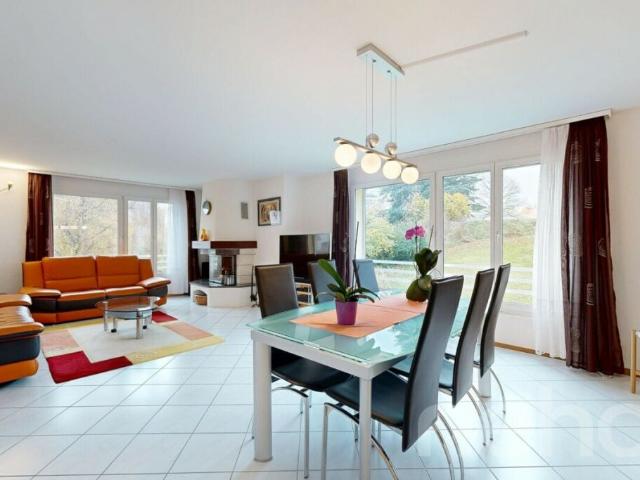 Spacieux 5.5 pièces de 160 m² au calme avec vue dégagée
